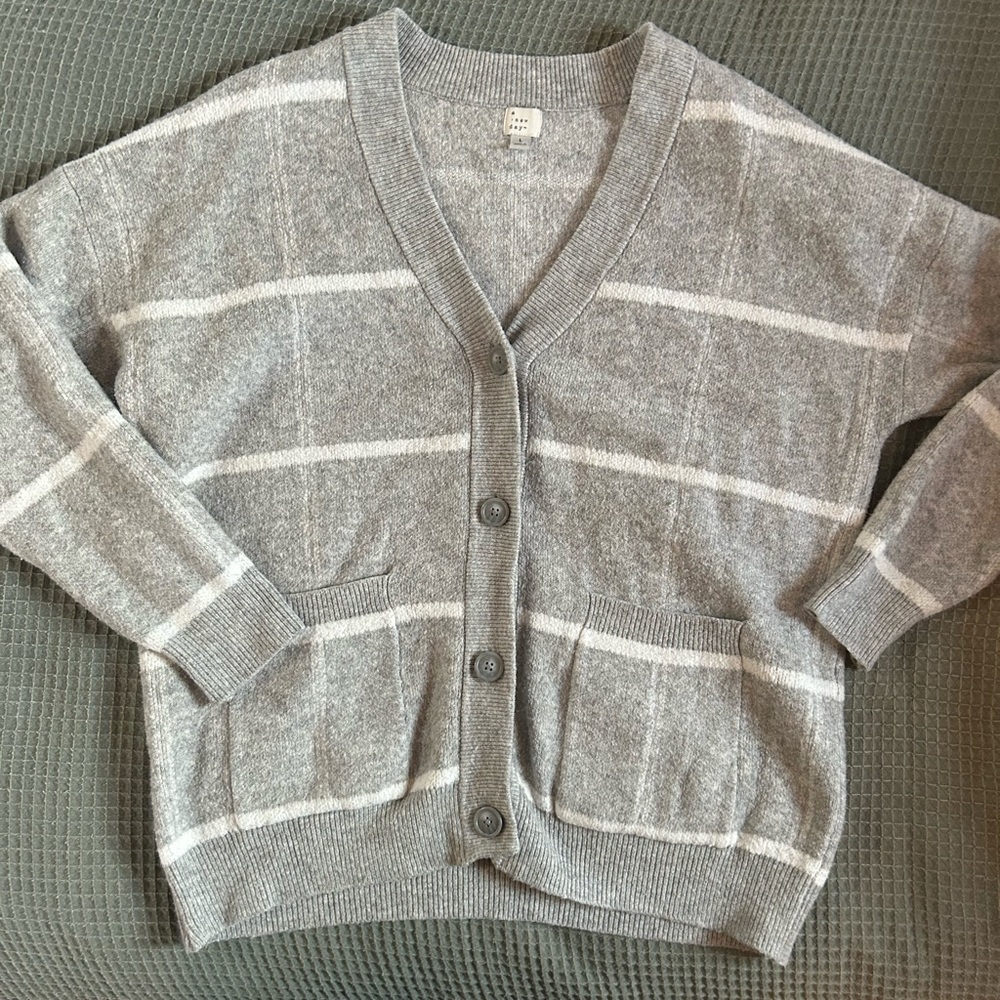A New Day Women’s Gray Striped Women's Oversized Cardigan